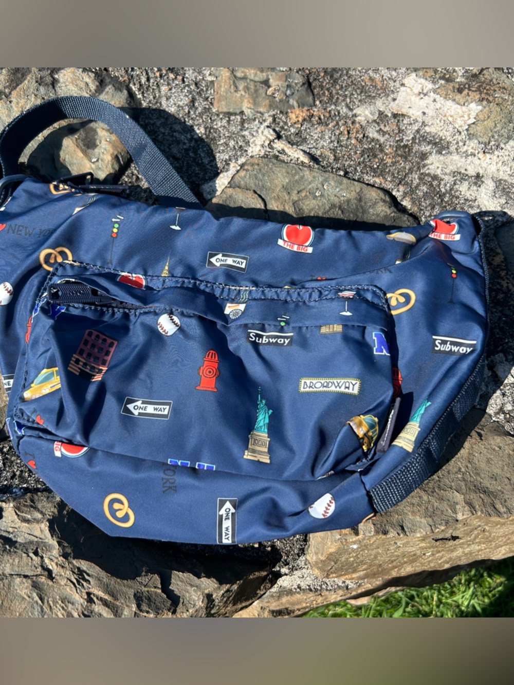LeSportsac playful "I Love New York classic iconic city symbols hobo Messager - Picture 3 of 16